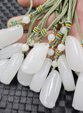 新疆和田白玉金丝玉竹节玉石挂件