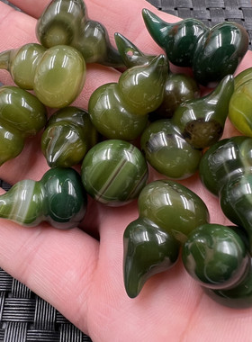玉石挂件草绿色玛瑙葫芦吊坠玉髓立体葫芦吊坠无孔葫芦项链坠玉坠