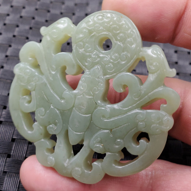 玉石挂件新疆和田玉福在眼前挂件双面雕刻蝙蝠挂件镂空吊坠玉牌