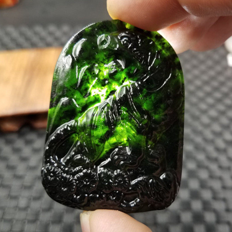 厂家直销天然玉石新疆墨玉生肖虎挂件墨绿蛇纹石玉上山虎吊坠玉虎
