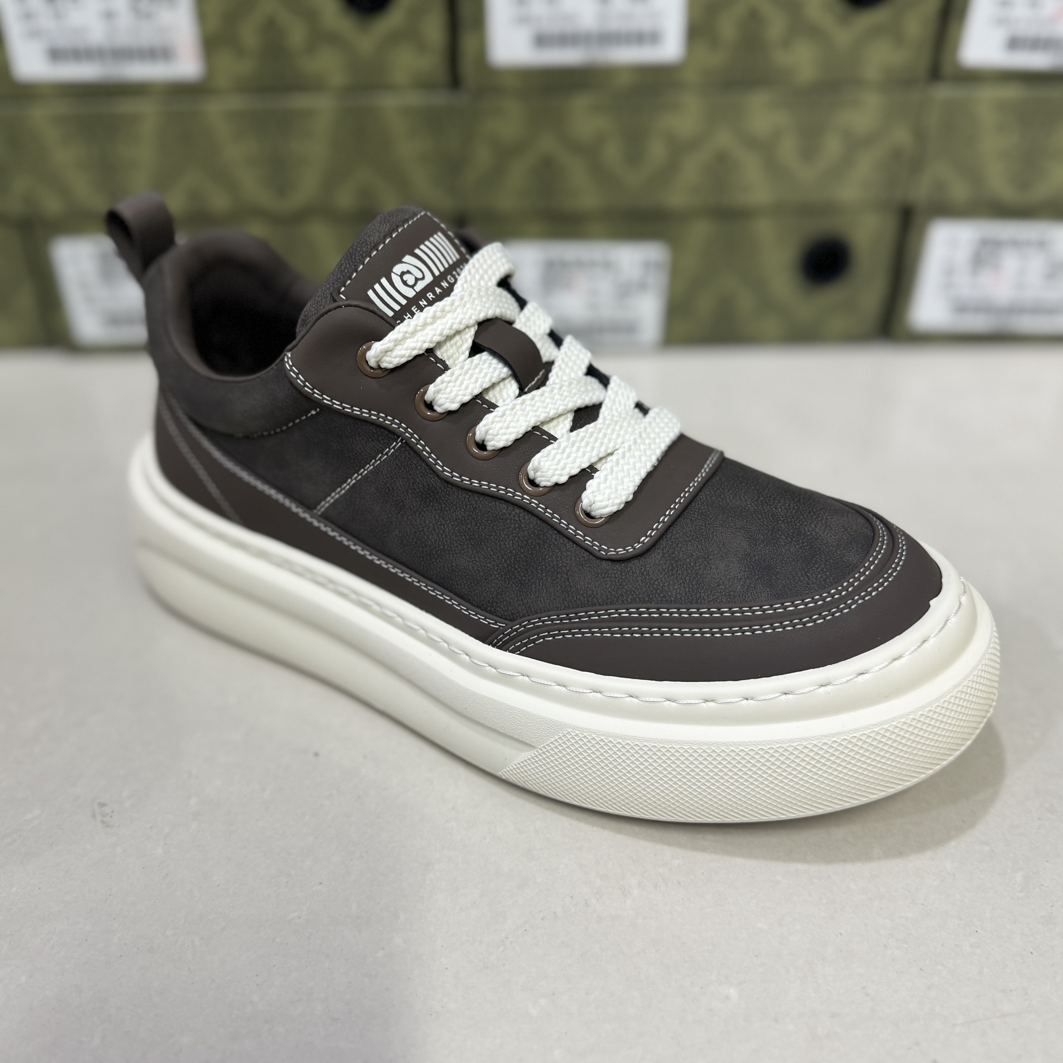 加绒男鞋2025新款百搭潮鞋潮流韩版厚底板鞋时尚增高运动休闲鞋