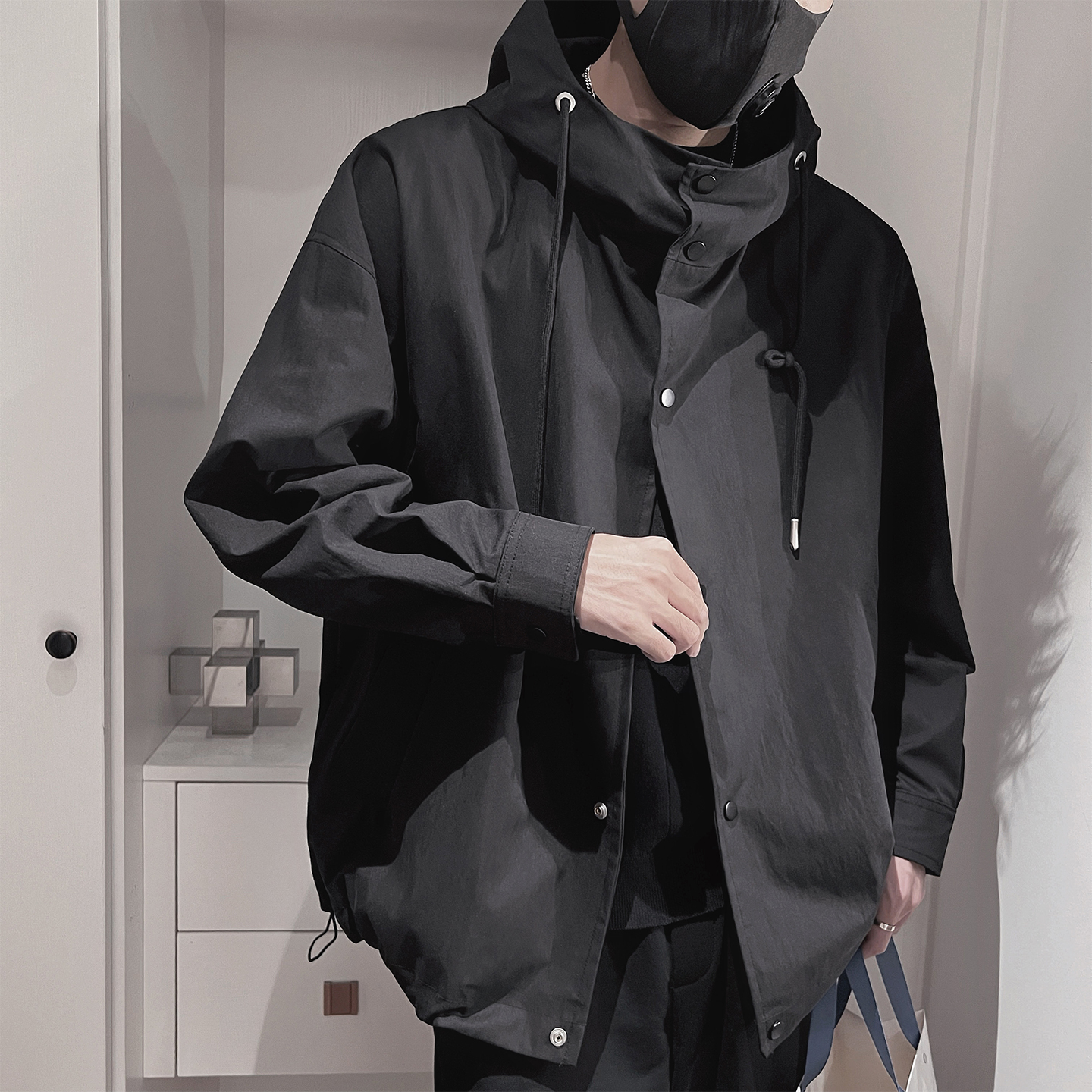 黑色