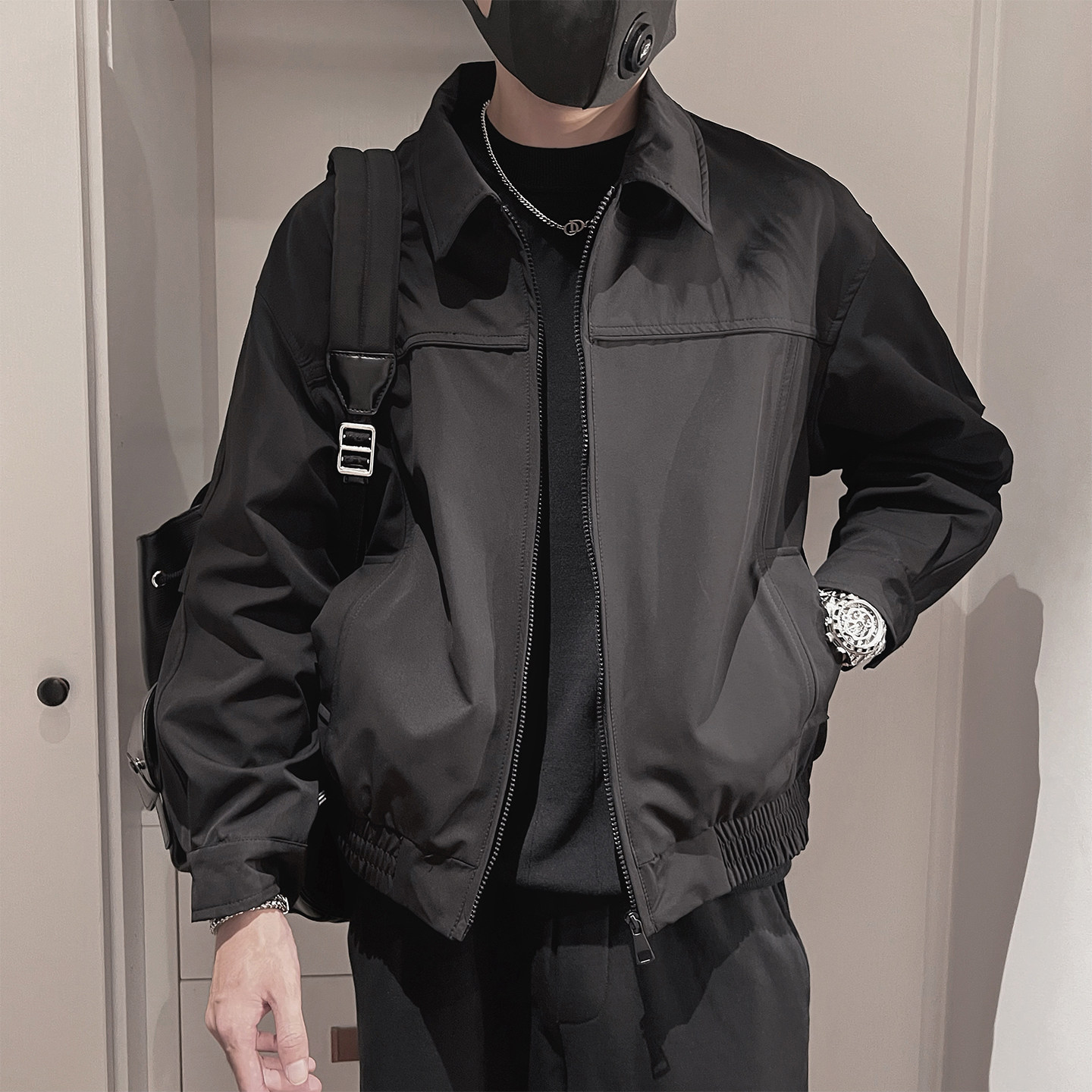 黑色