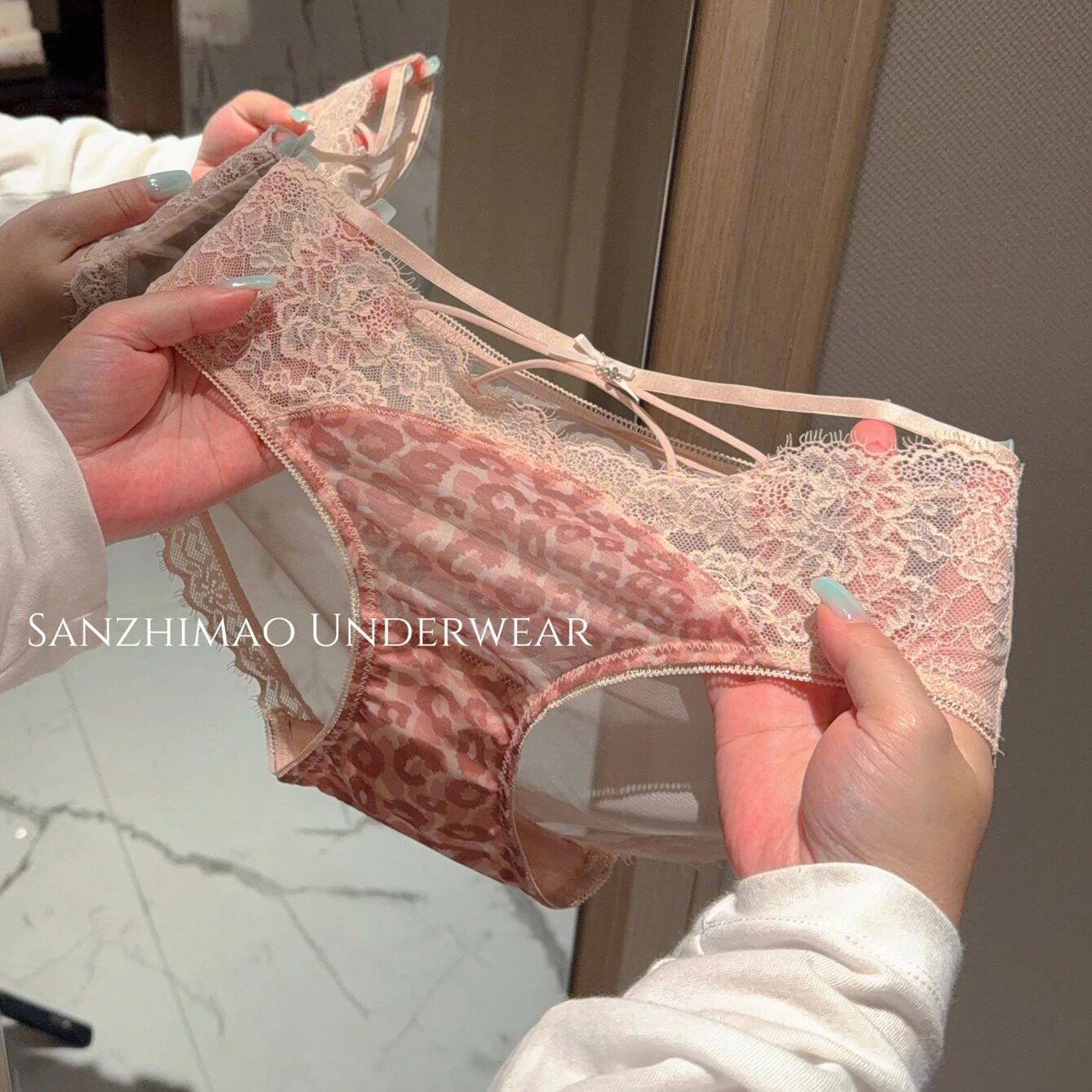 法式蕾丝小钻豹纹粉色三角裤女系带蝴蝶结性感透明轻透薄粉色内裤