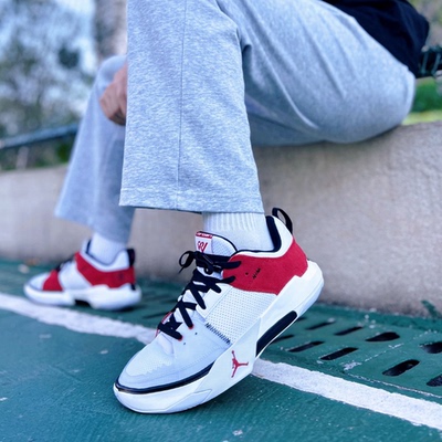 Jordan防滑低帮篮球鞋