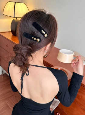 韩国黑色丝绒字母发夹女秋冬高级感侧边刘海夹碎发bb夹一字夹头饰