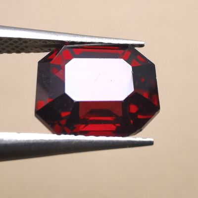 【精品裸石】6.31克拉 深红色 天然石榴石 戒面吊坠*国检证书