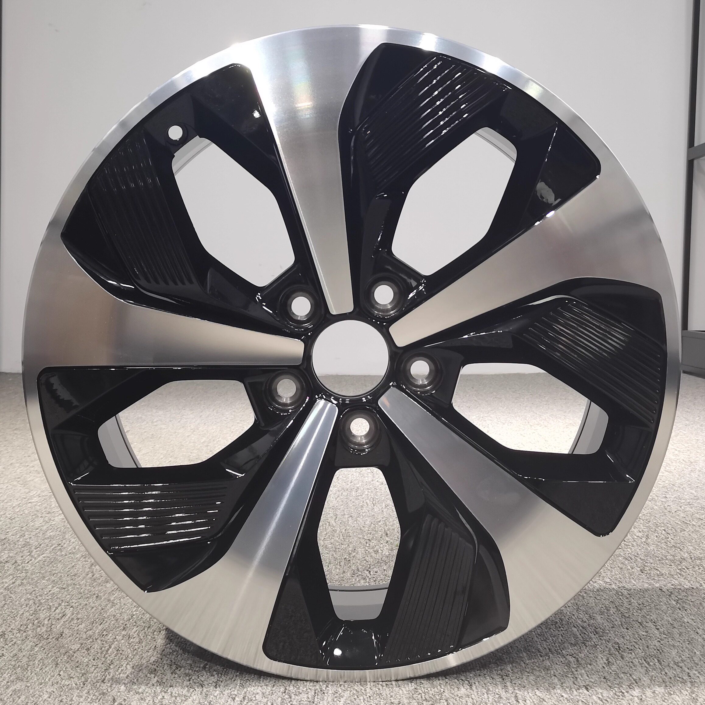 适用于宋PLUS轮毂发票送配件包邮