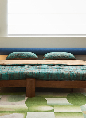 中古风多巴胺套色实木床复古包豪斯风格榻榻米床软包靠背大床家具