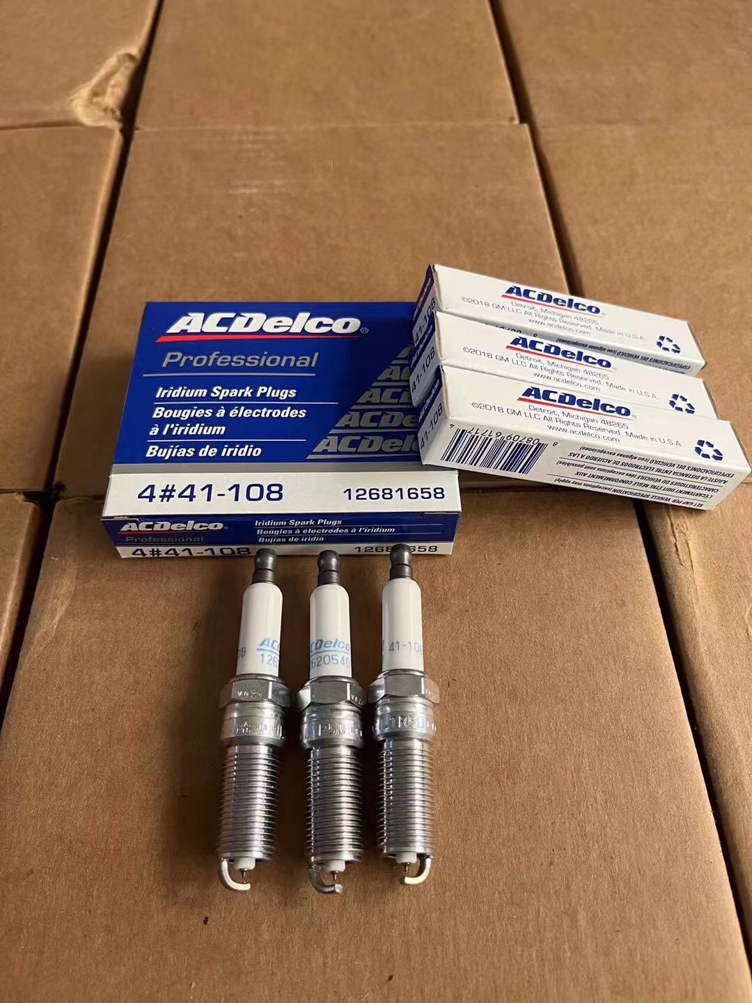 适配凯迪拉克SRX SLS赛威 CTS XLR ATS-L CT6 XT45 XTS火花塞进口