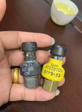 开利中央空调30HXC螺杆机低压传感器压力变送器OP12DA040EE原装