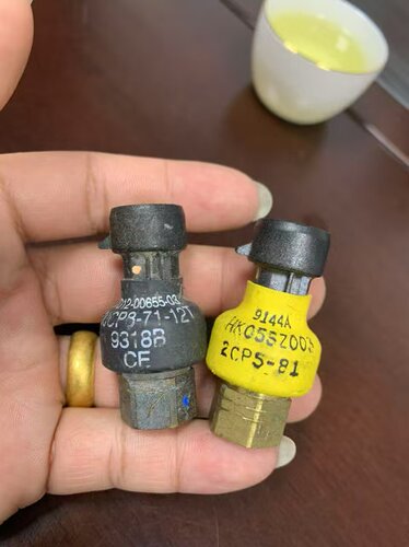 开利中央空调30HXC螺杆机低压传感器压力变送器OP12DA040EE原装