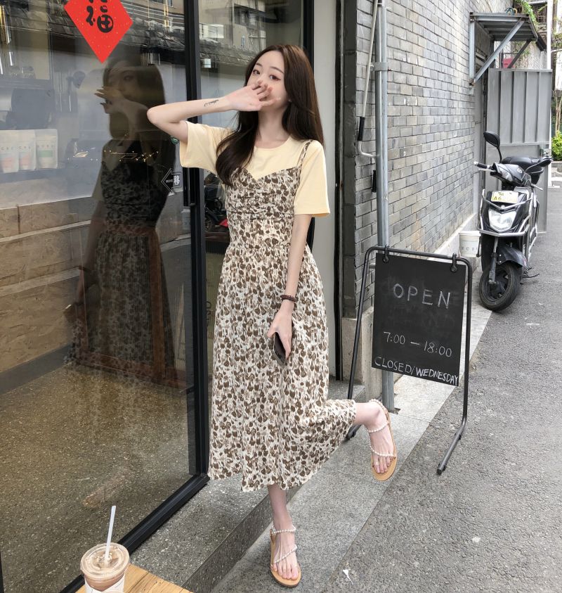 Real photo 2021 floral sleeveless slim suspender Dress Medium Length suspender skirt + T-shirt