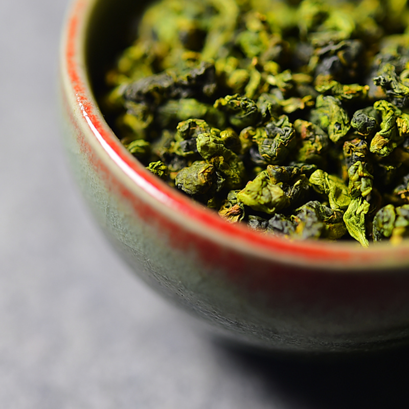 台湾高山茶冻顶茶四季春高山茶:优雅花香,淡淡果香  《茶味初见