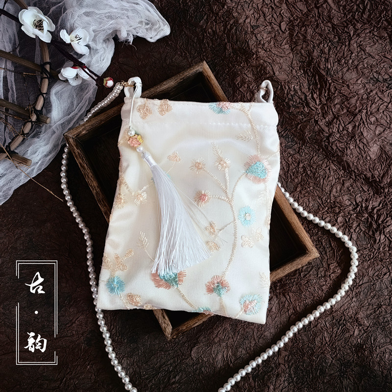 古风小方包搭配汉服森系汉服包