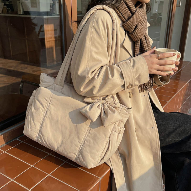 韩版休闲大容量腋下包包女2025新款冬季帆布包简约百搭单肩棉服包