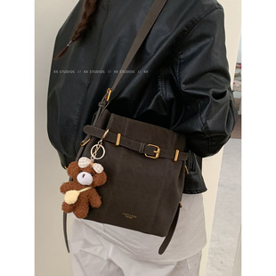 跨境包包秋冬感腋下包包女2025新款 简约水桶包百搭单肩斜挎包