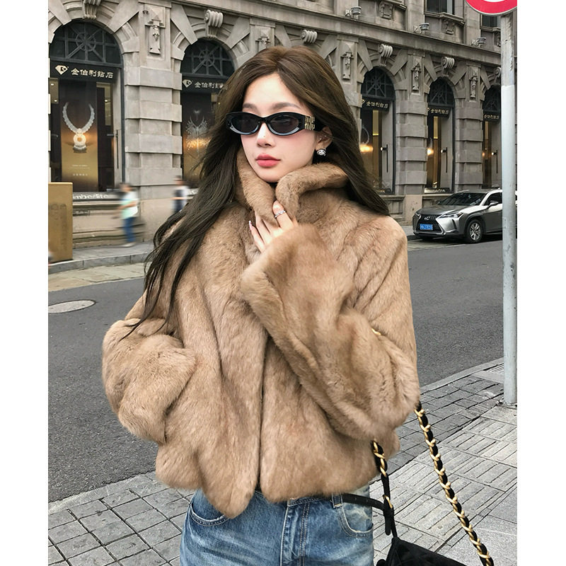MOYAN老钱皮草女短款整皮兔毛女短款复古翻领高级感毛毛外套