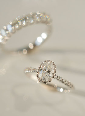 鸽子蛋莫桑石镀18K白金钻戒