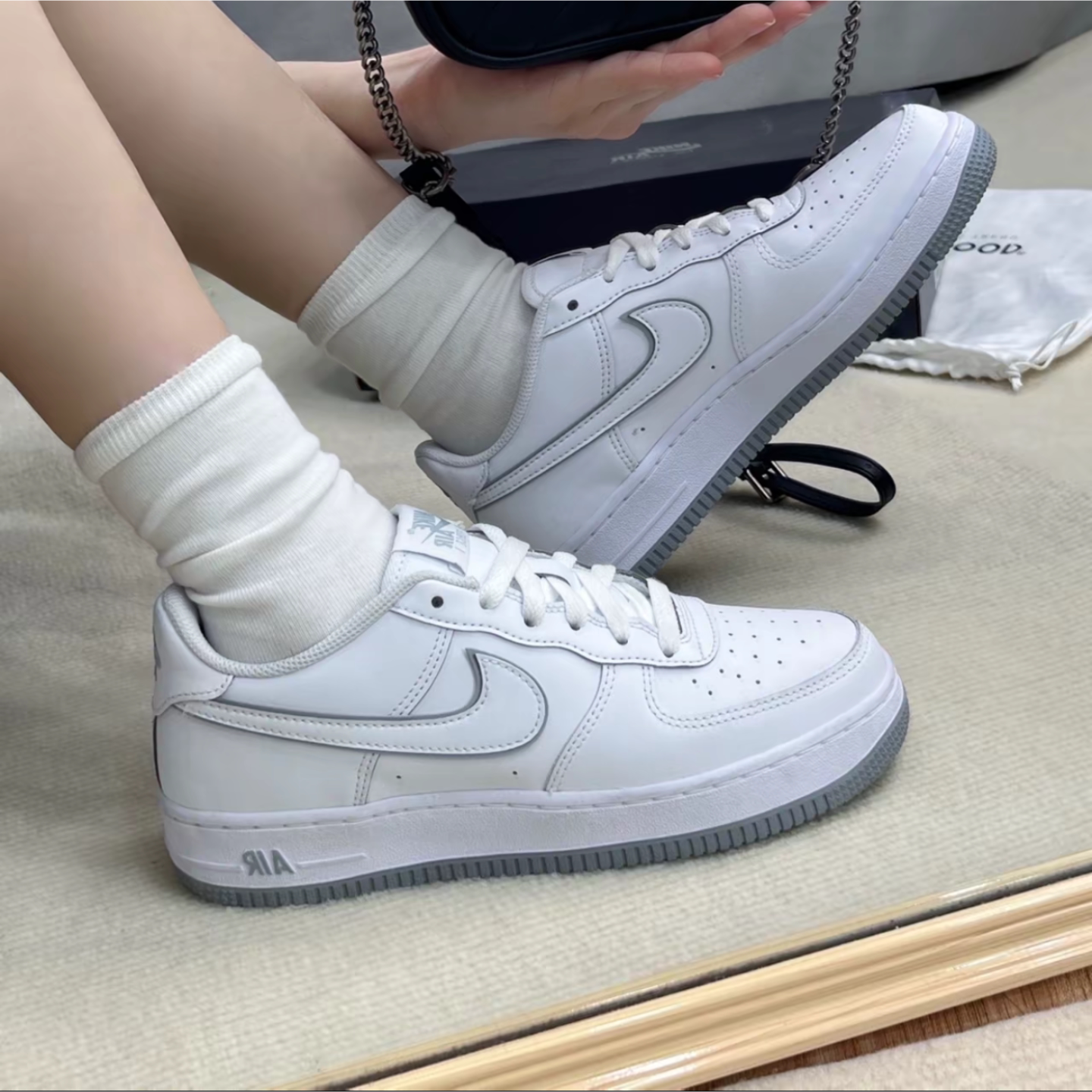 Nike/耐克车缝线系带蓝球鞋低帮