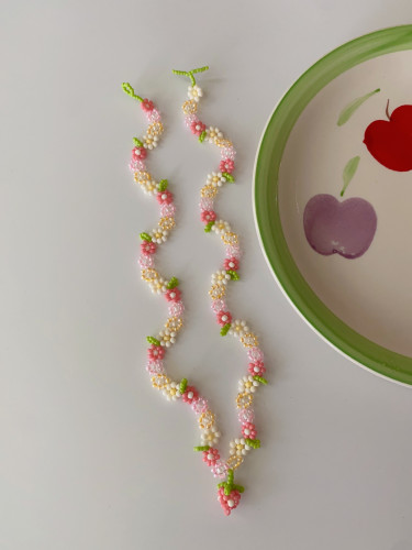 HUYA手作樱花莓果串珠项链