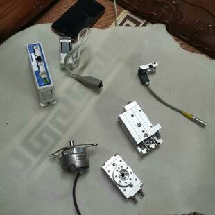 亚德客滑胎汽缸HLS12X30SA，功议价 维修！！！