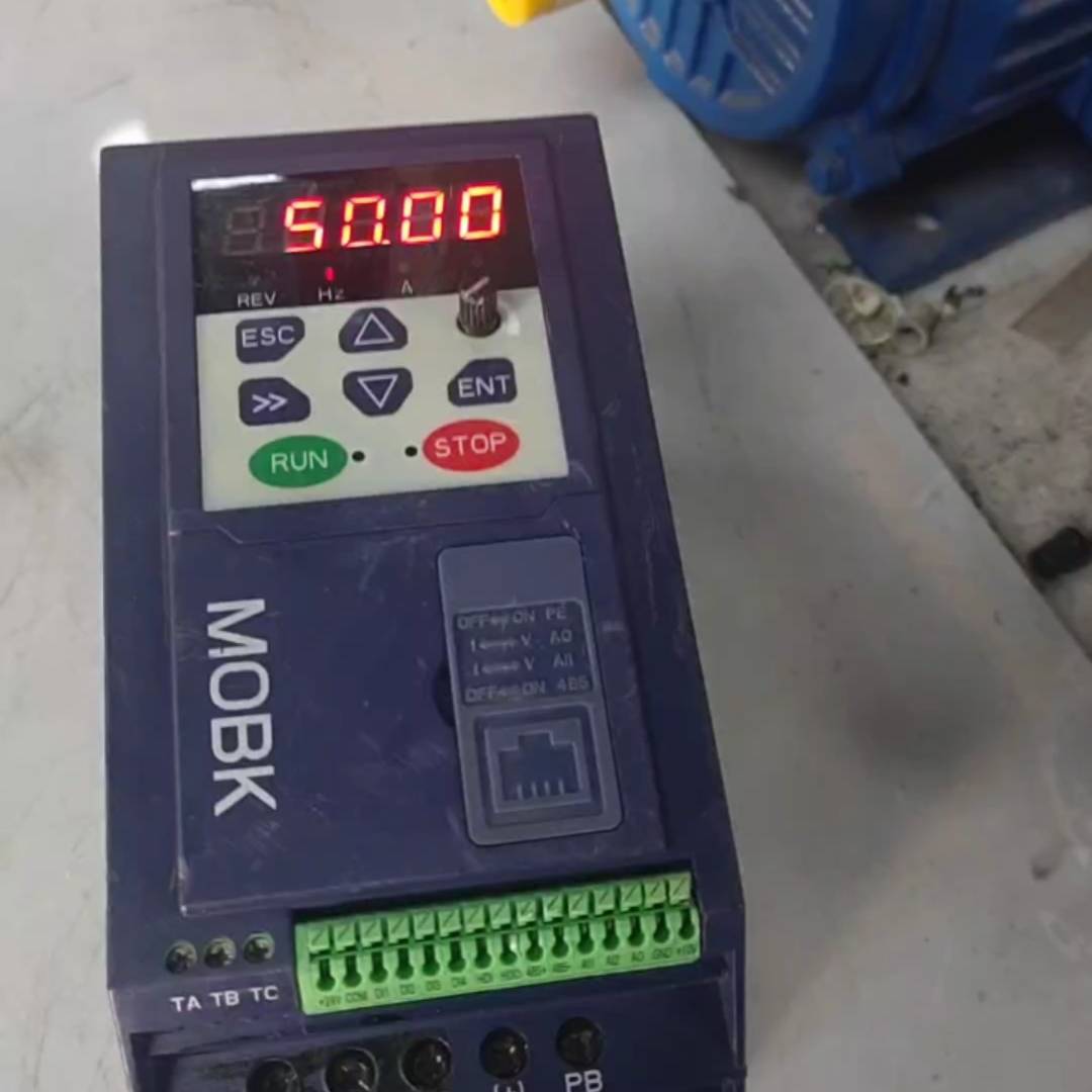 默贝克变频器1.5KW，MT110XQ-1R5-议价 维修！！！