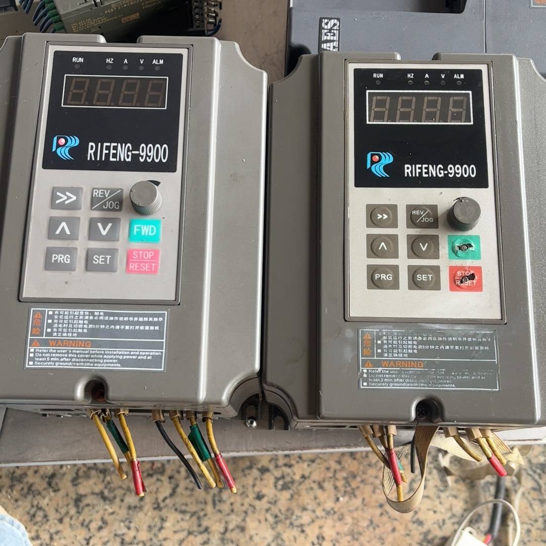 日丰变频器 RF9900G-1R5T3B 1.5KW议价 维修！！！