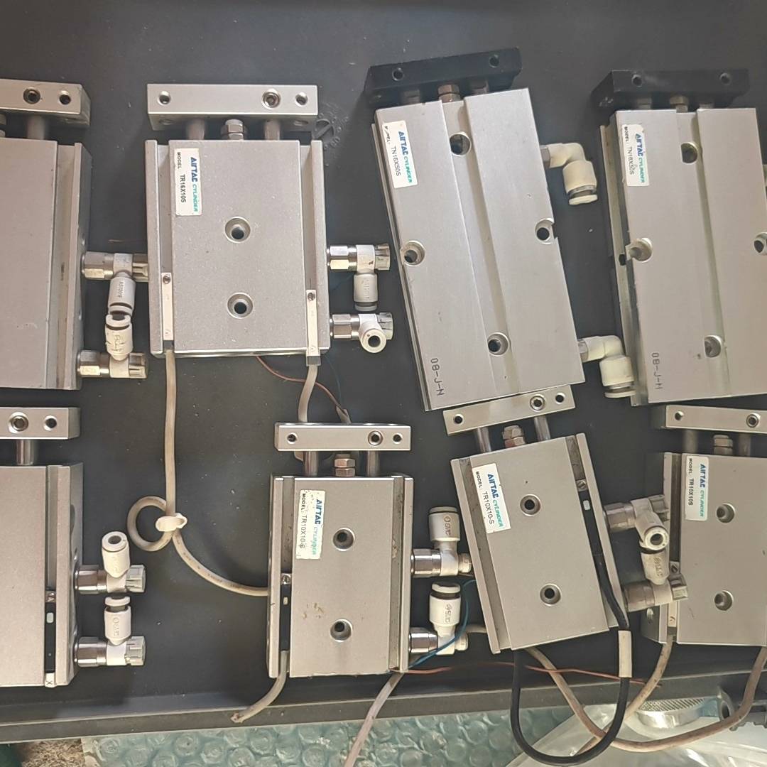 亚德客双轴气缸，TN16X50S，TR1议价 维修！！！