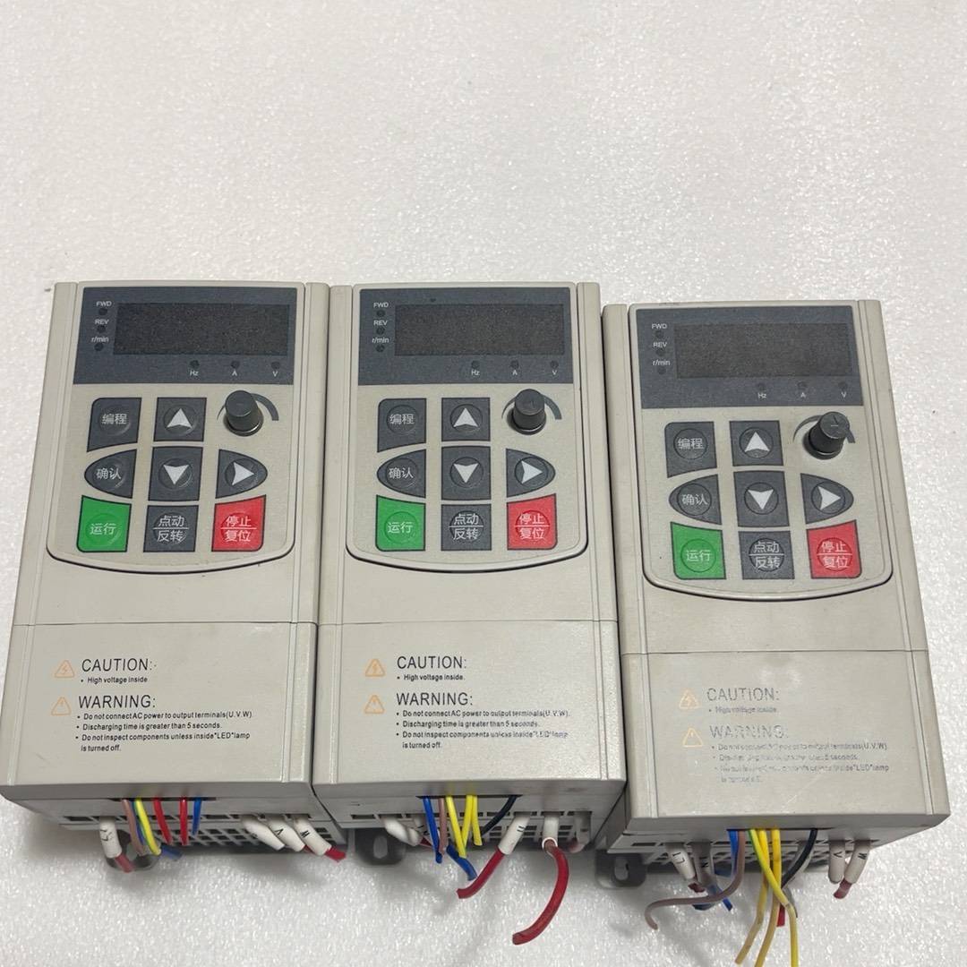 台力变频器TL-UH00R7G1三台0.75kw议价 维修！！！