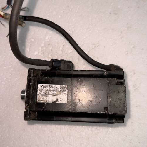 安川机器人伺服电机SGM7J-02APK-YR1A，明显使用议价也可维修