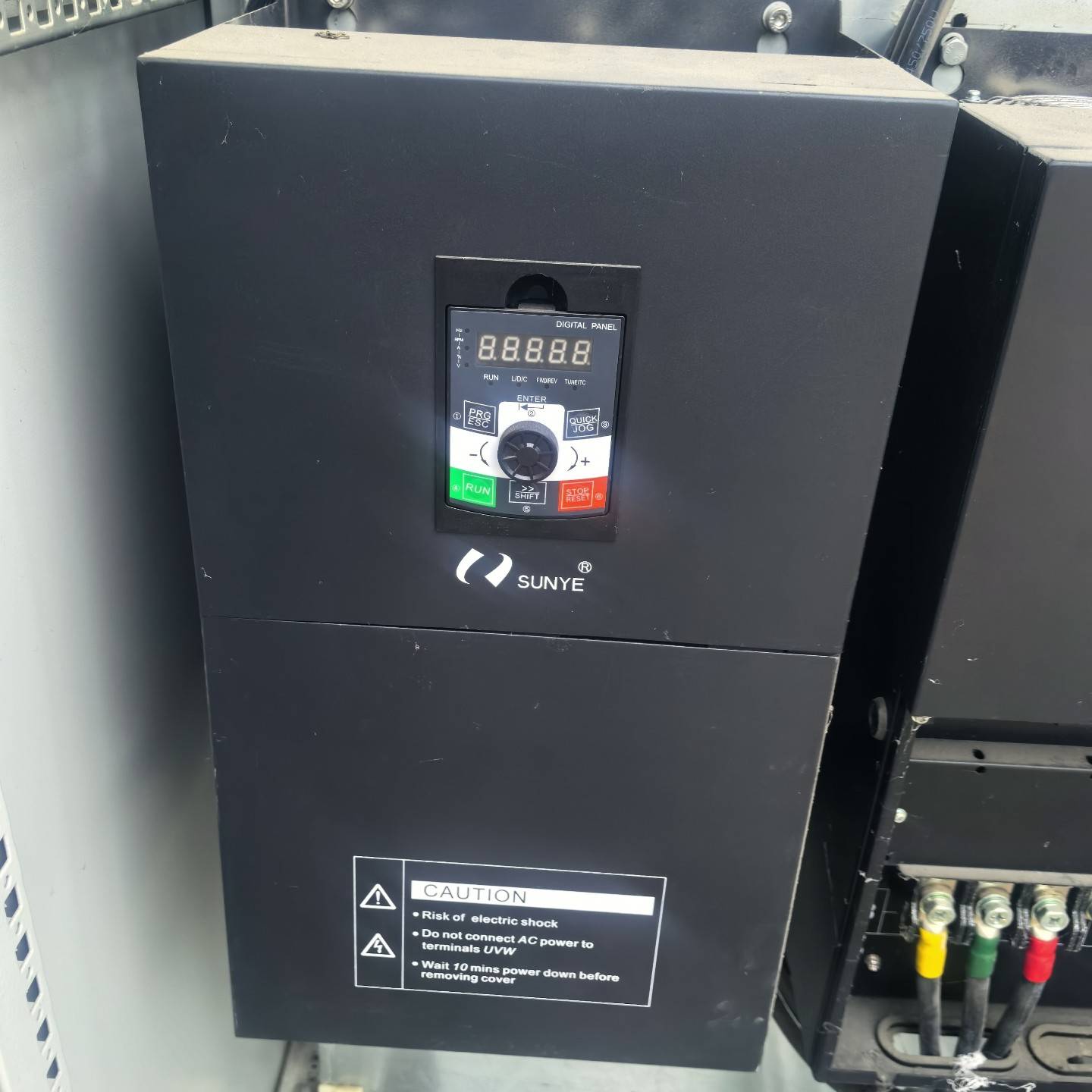 SUNYE日业变频器CM530H-4T093G/110P议价 维修！！！