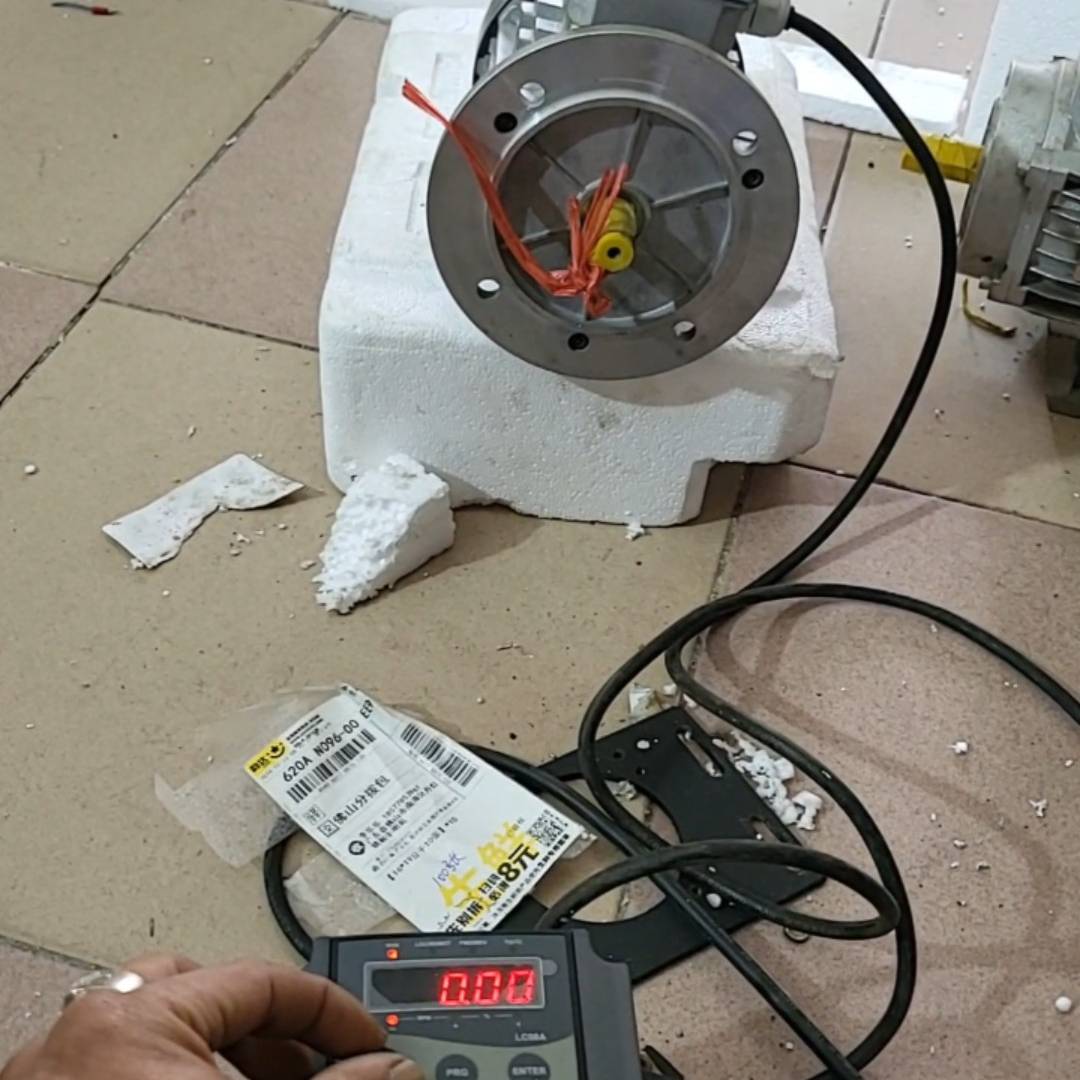 永邦变频器PD300-LC08A，1.5KW，2议价 维修！！！