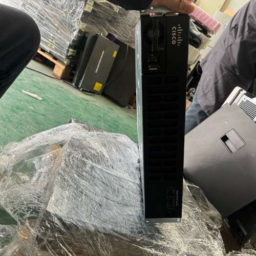 思科Cisco ISR4351/K9路由器，成色不错 照片实议价也可维修