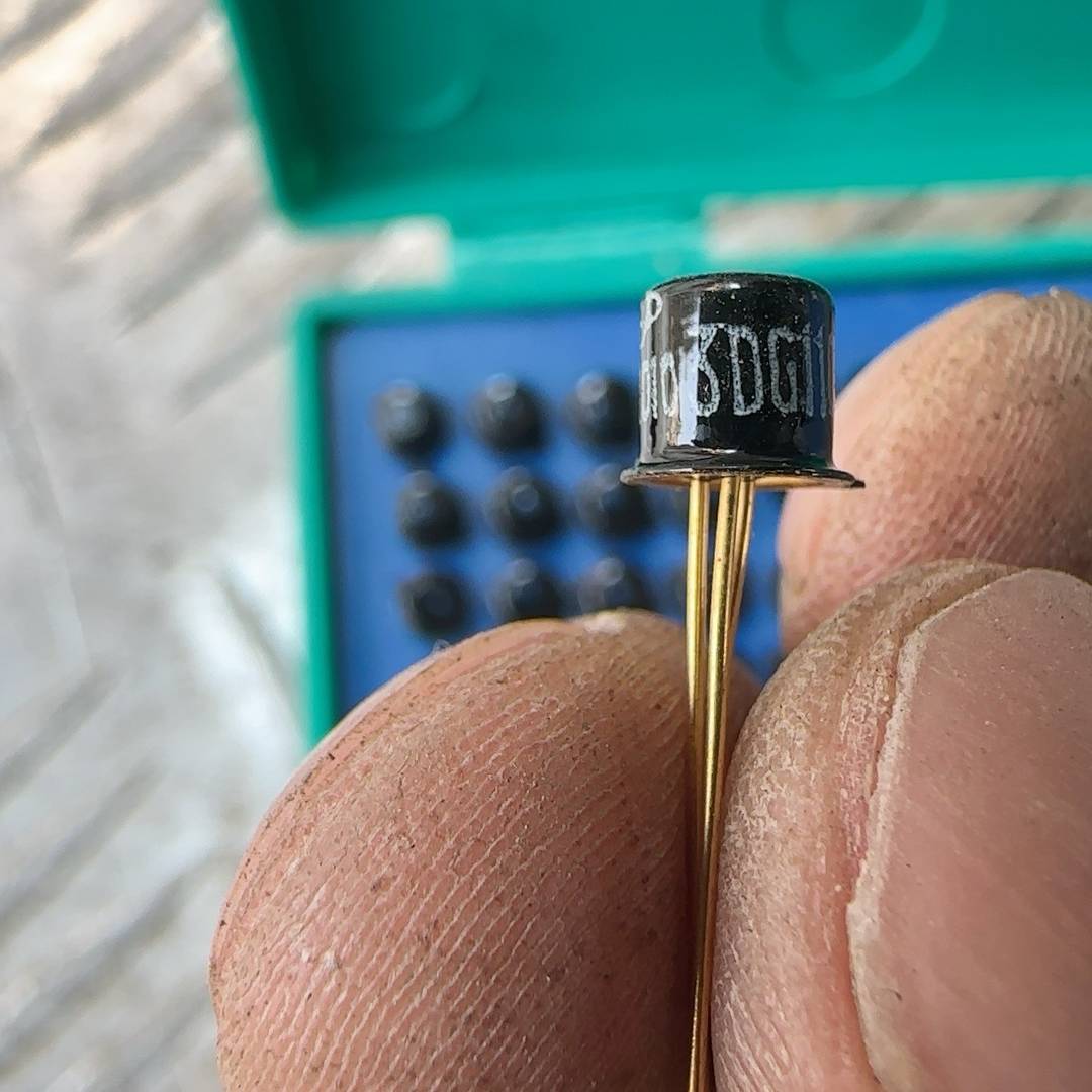 3DG110c 高频三极管  硅高频三议价 维修！！！