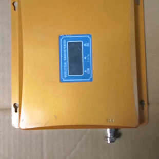 ，信号增强器主机，上边有型号，懂行的老板自己看，想要议价也可