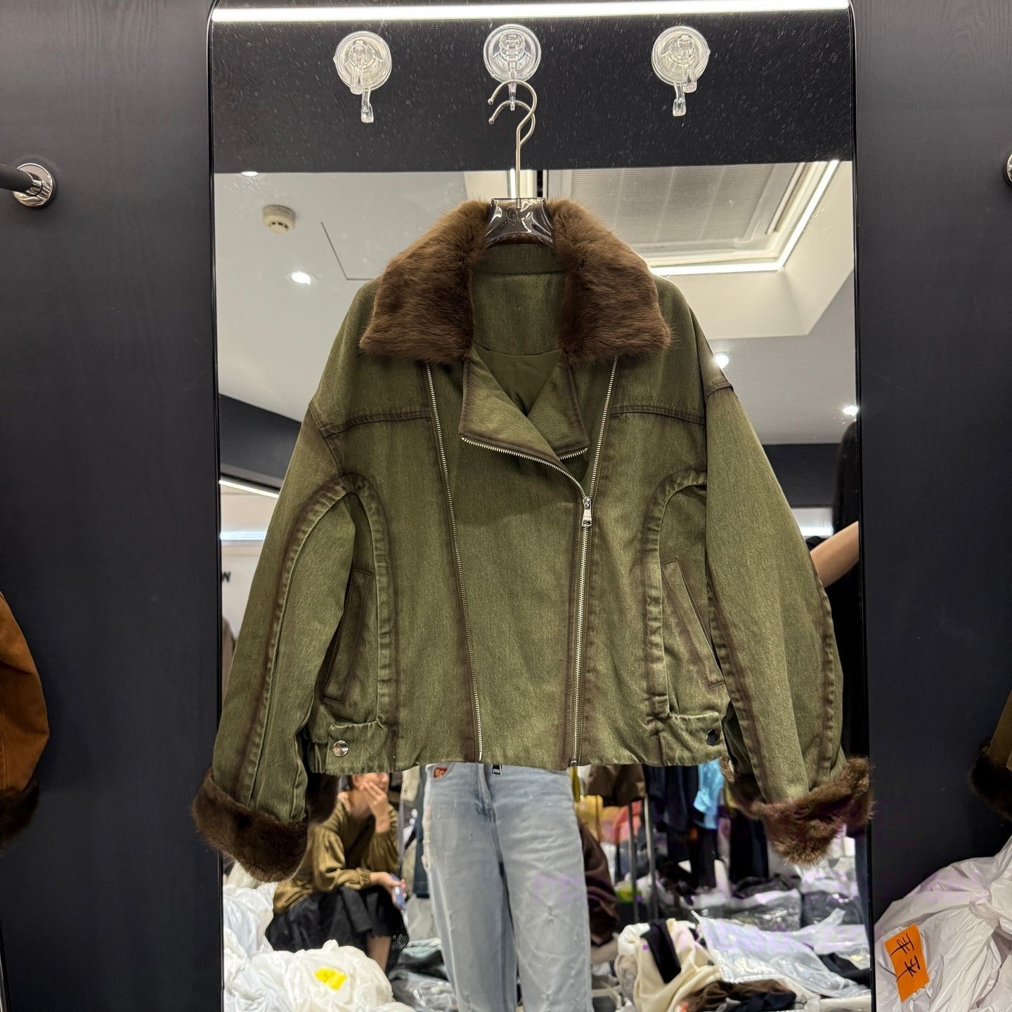 士时尚水貂毛领鹅绒保暖牛仔羽绒