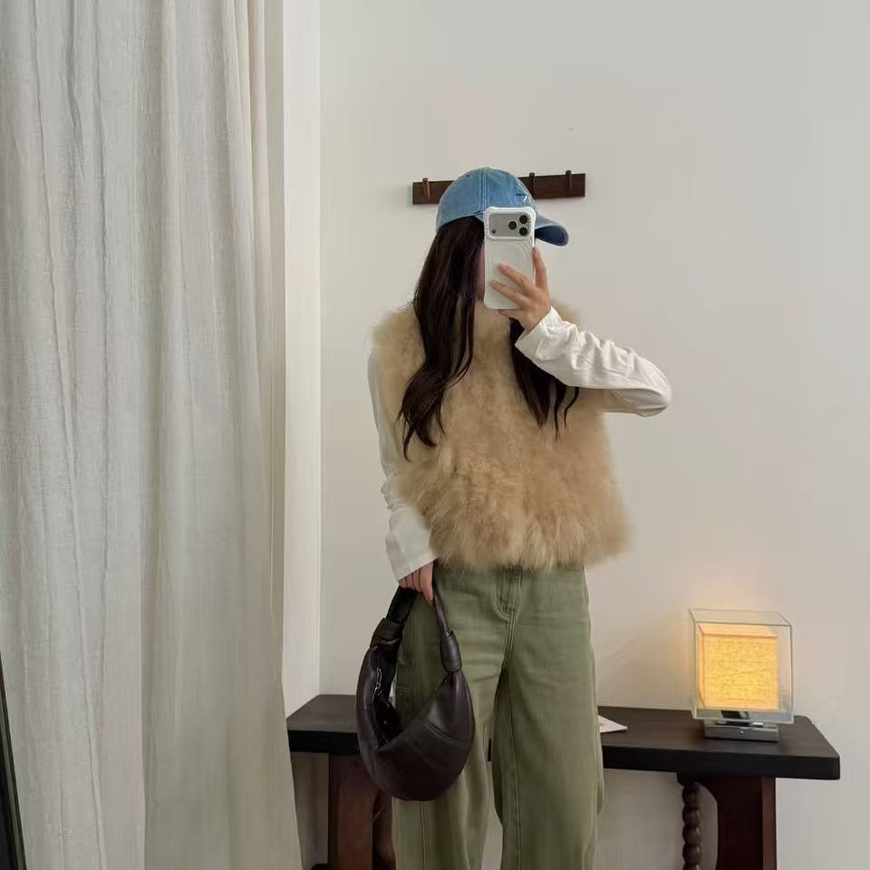 秋冬山羊绒真毛显瘦女马甲图片