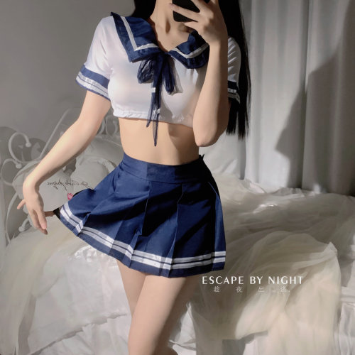 纯欲露腰学院风制服百褶裙套装