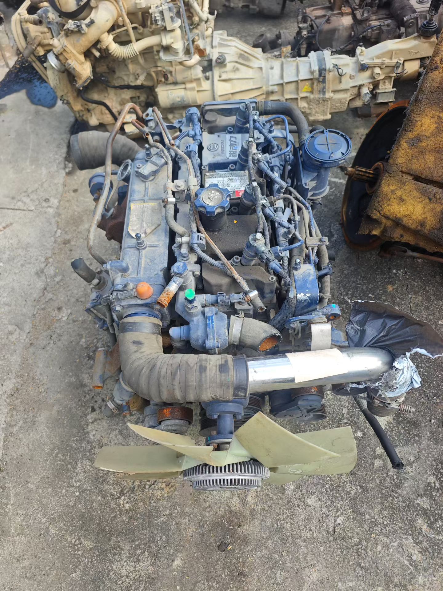 国五潍柴WP3 130马力发动机缸盖缸体配件定金