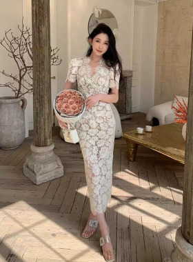 法式优雅复古高贵气质蝴蝶结蕾丝亮片V领收腰修身连衣裙GSEN6056