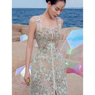 越南小众设计师蕾丝镂空立体装 饰宽肩带收腰连衣裙GSEN5498