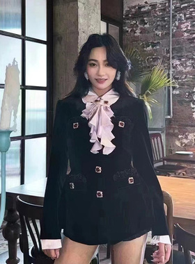 拉拉家秋冬复古高贵气质宫廷风红宝石扣修身长袖丝绒外套GQW68049