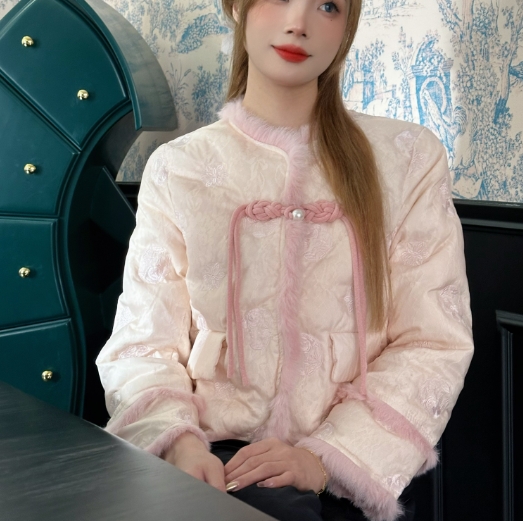 【DÉ MYSTÈRE】冬季中式复古国风盘扣轻奢刺绣保暖外套GQW67945