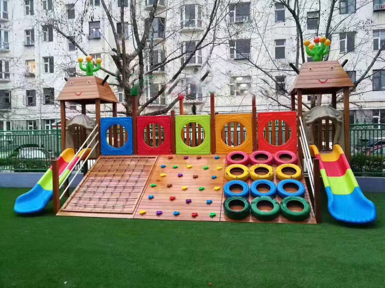 大型幼儿园木质攀爬滑梯组合