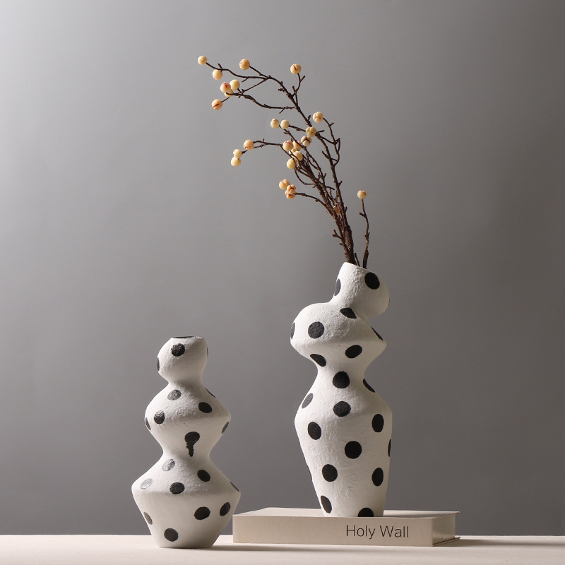 现代简约手绘波点陶瓷花瓶样板房酒店个性插花小口瓶摆件创意装饰