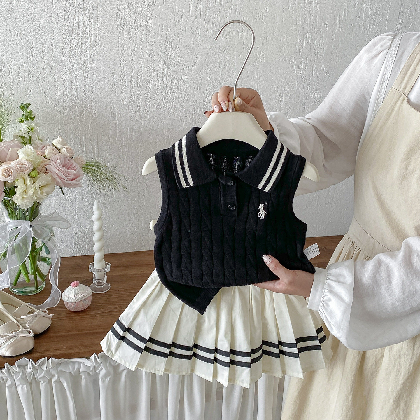 点兮婴幼儿夏季新款学院风针织背心POLO衫女宝宝拼色百褶裙两件套