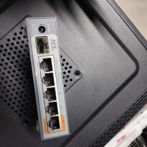 议价MikroTik hEX S RB760iGS ，功能正常