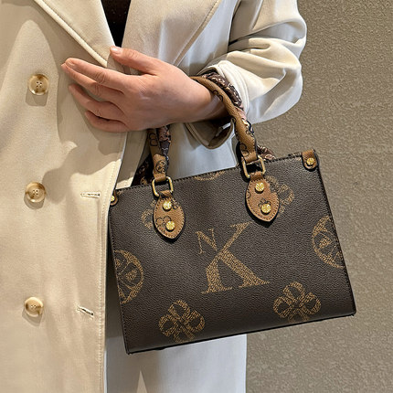 包包女2026新款真皮老花复古手提包高级感托特包单肩包斜挎包小包