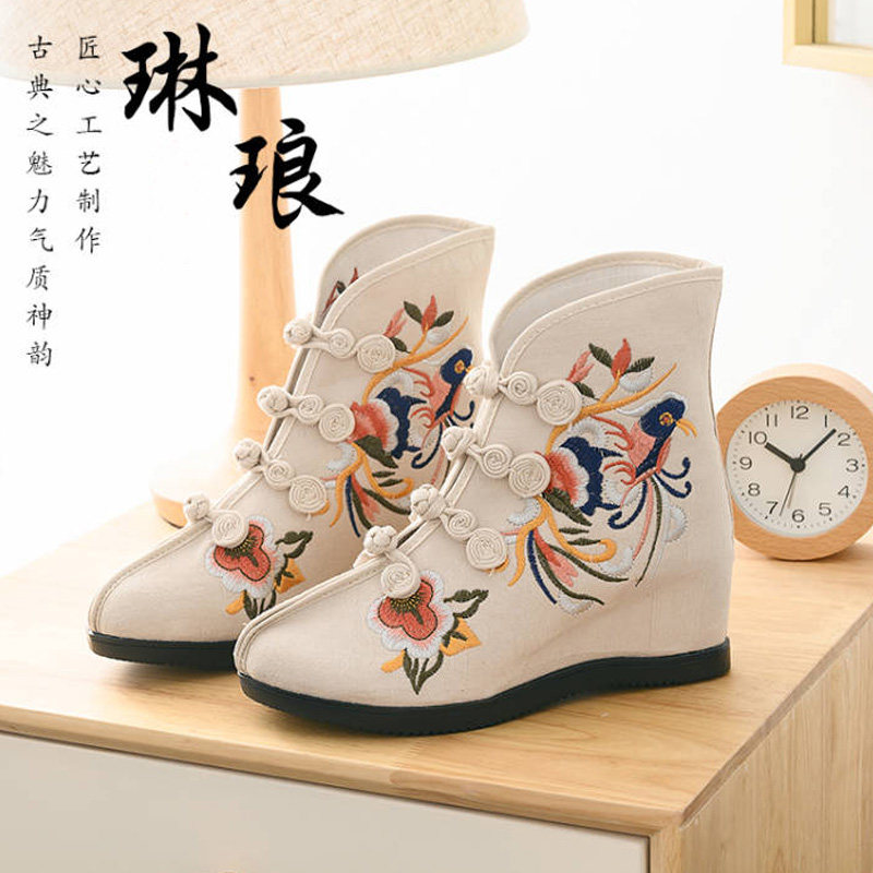秋冬绣花靴舞蹈短筒女靴加绒坡跟内增高女布鞋民族风布鞋汉服短靴,女鞋,时装靴,淘宝优惠券,粉丝福利购,淘宝优惠卷